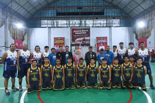 Buka Turnamen Bola Basket,...