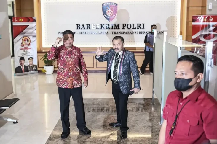 Ferdy Sambo Jadi Tersangka,...