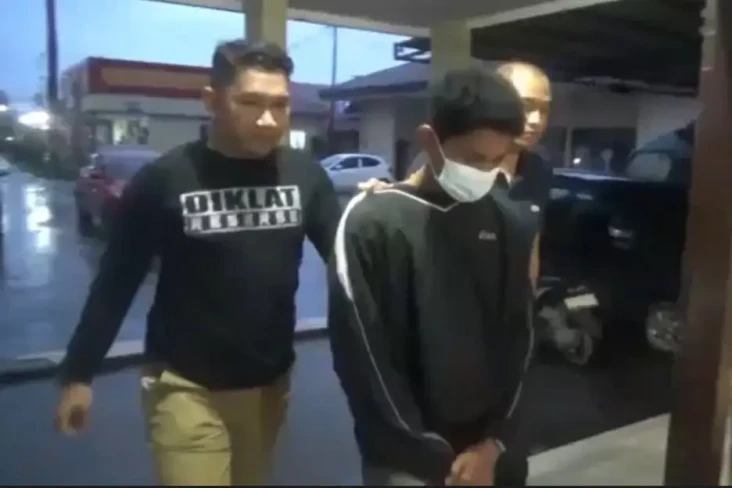 Tembak Ibu Muda Pakai...