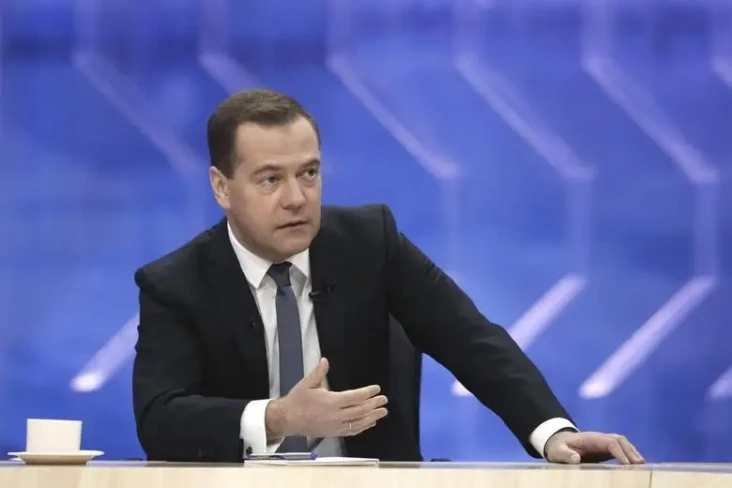 Mantan Presiden Rusia:...