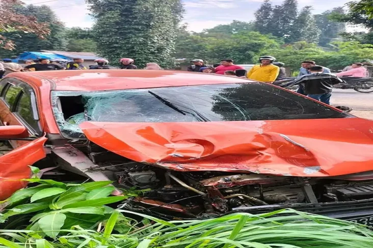 Mobil Tabrak Sepeda...