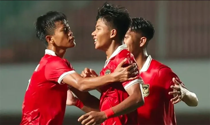 Susunan Pemain Indonesia...