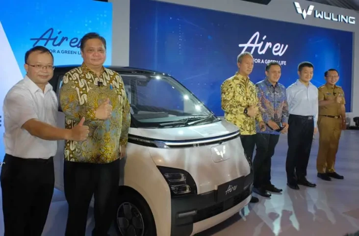 Kendaraan Listrik Wuling...