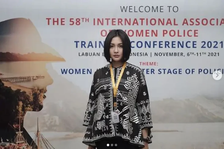 Cerita Polwan Cantik...