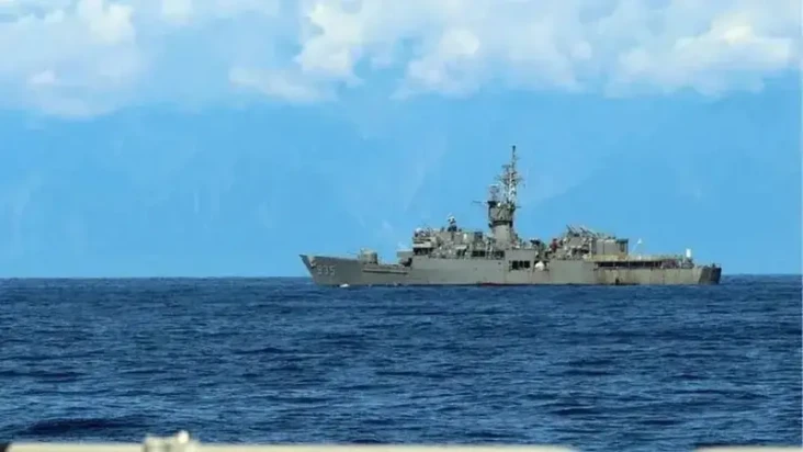 20 Kapal Perang China...