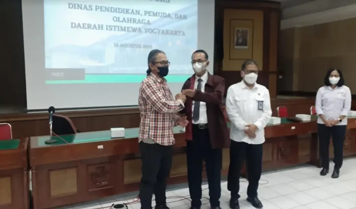 Kasus Pemaksaan Jilbab...