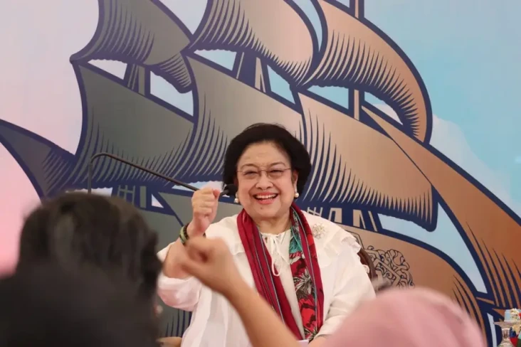 Megawati Dukung Ratu...