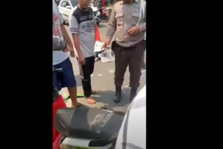 Laka Maut Truk Pasir...