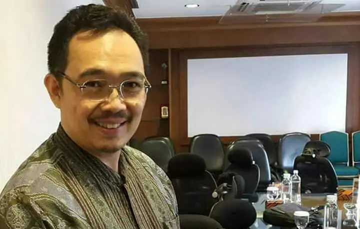 Profil Syafii Antonio,...