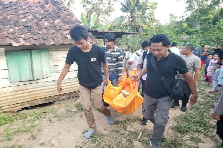 Banjir Air Mata, Ibu...
