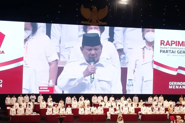 Pukul Gong, Prabowo...