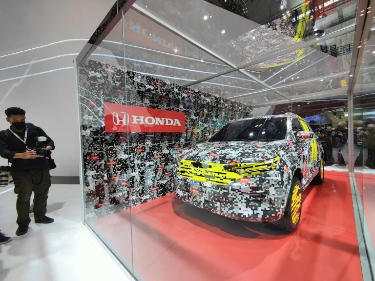 Dibekali Honda Sensing,...