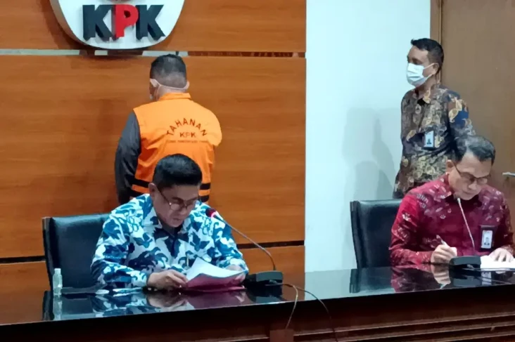 KPK Tetapkan Eks Pejabat...