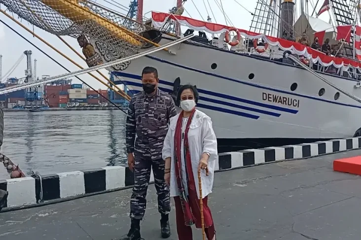 Megawati Dukung Ratu...