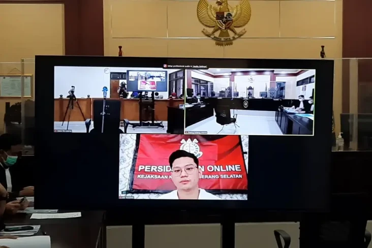 Sidang Kasus Investasi...