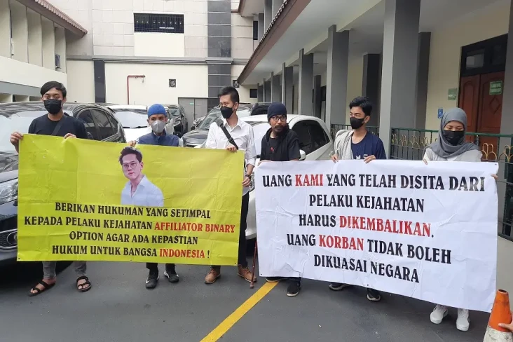 Indra Kenz Jalani Sidang...
