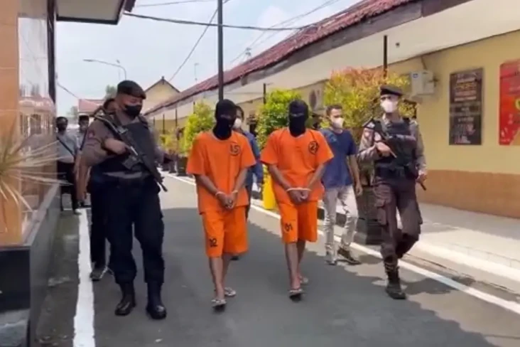 Brutal! Anggota Perguruan...