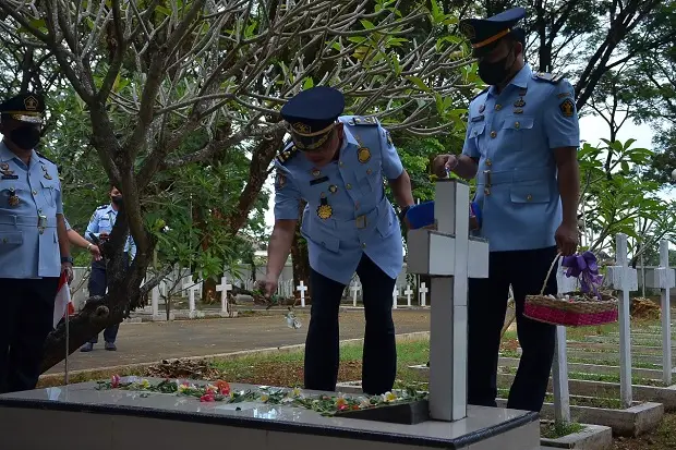 Peringati Hari Dharma...