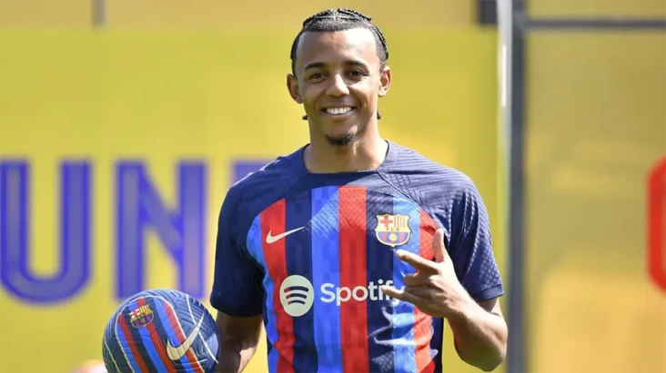 Barcelona Daftarkan...