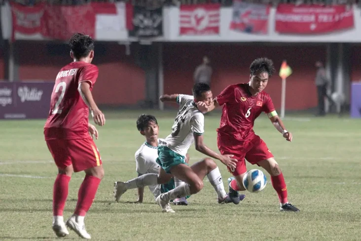 Pelatih Vietnam Akui...