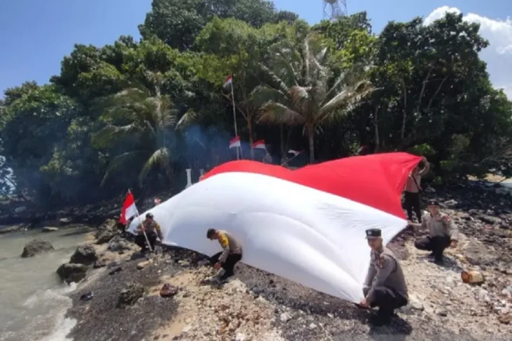 Merah Putih Berkibar...