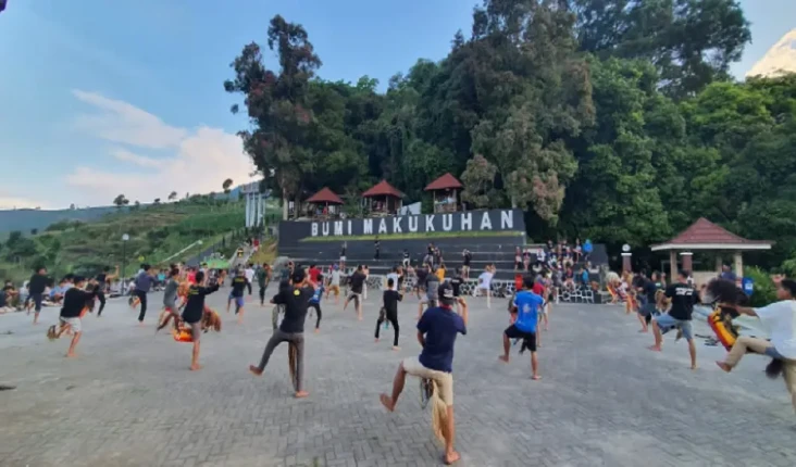 Ganjar Ajak Masyarakat...