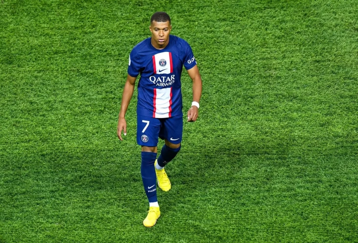 PSG Kerepotan Lawan...