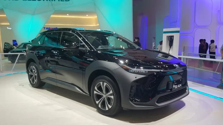 Toyota bZ4X Jadi Pusat...