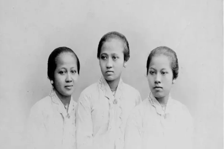 Mengenal 3 Bersaudara...
