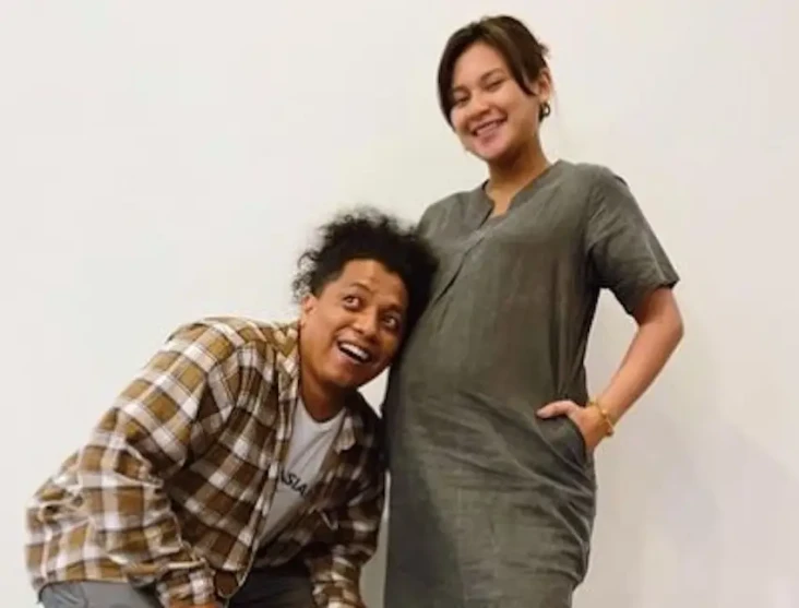 Indah Permatasari Hamil...