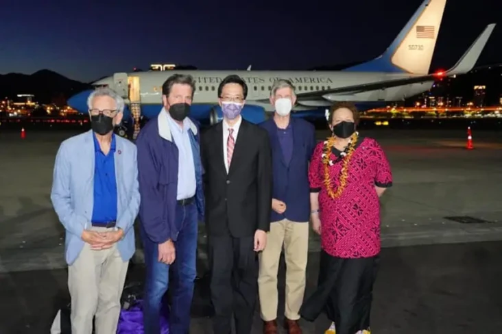 Tak Indahkan Ancaman...