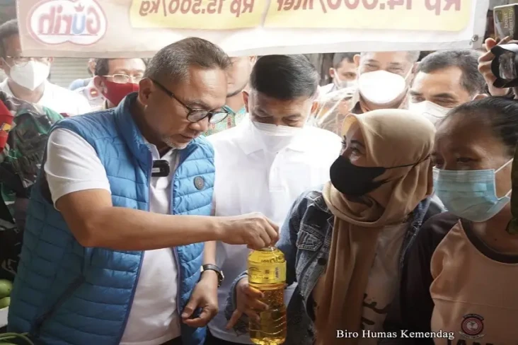 Tinjau Pasar Dukuh Kupang,...