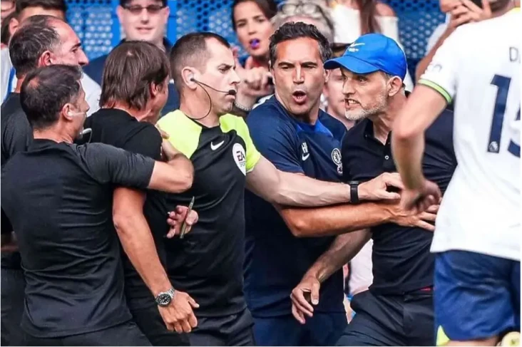 Drama Jabat Tangan Conte-Tuchel...