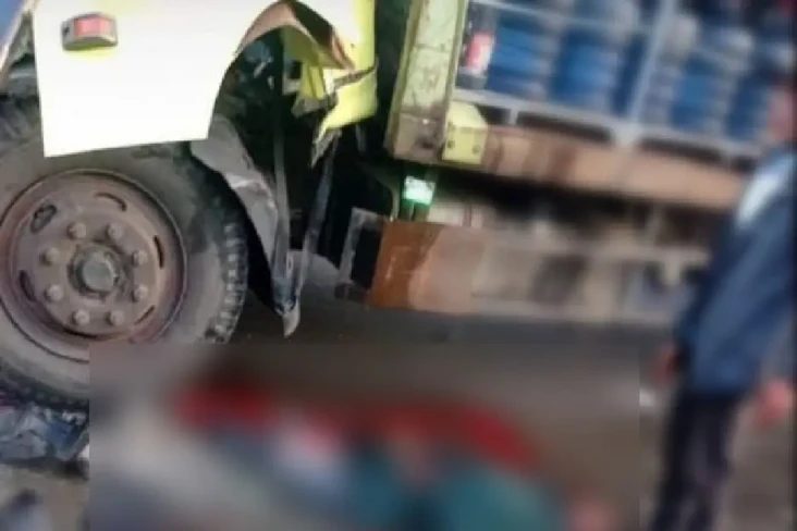 Truk Tronton Kecelakaan...