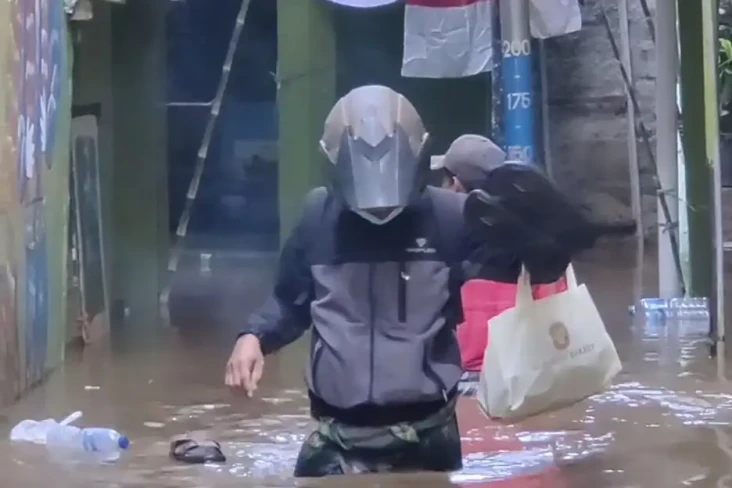 Cuaca Jakarta Panas,...
