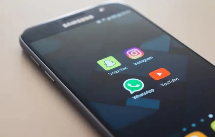 Awas, YouTube dan WhatsApp...