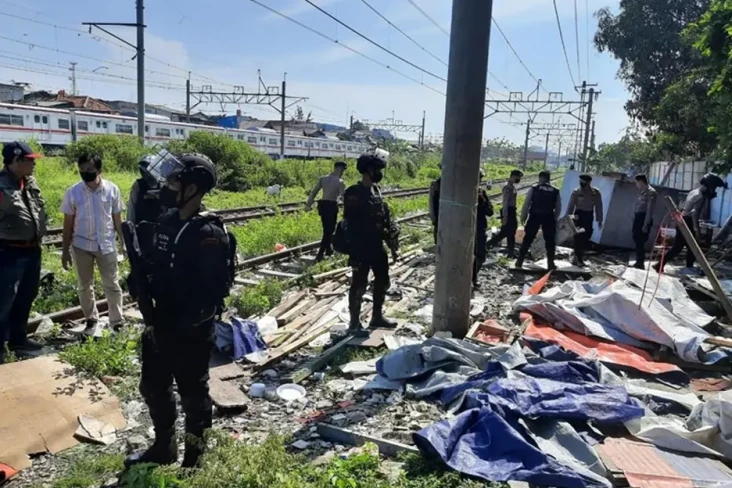 Polisi Kembali Gerebek...