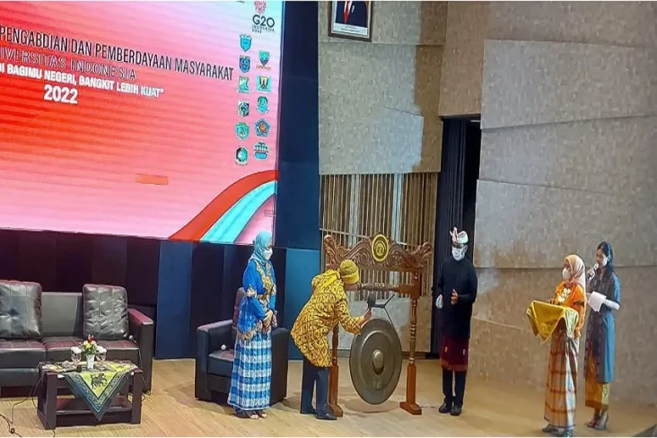 DPPM UI Luncurkan 318...