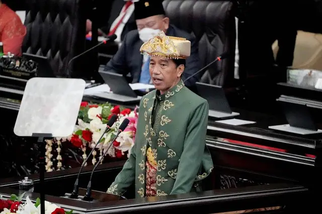 Jokowi Targetkan Pertumbuhan...