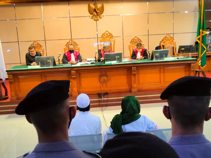 Hakim PN Bandung Nasihati...