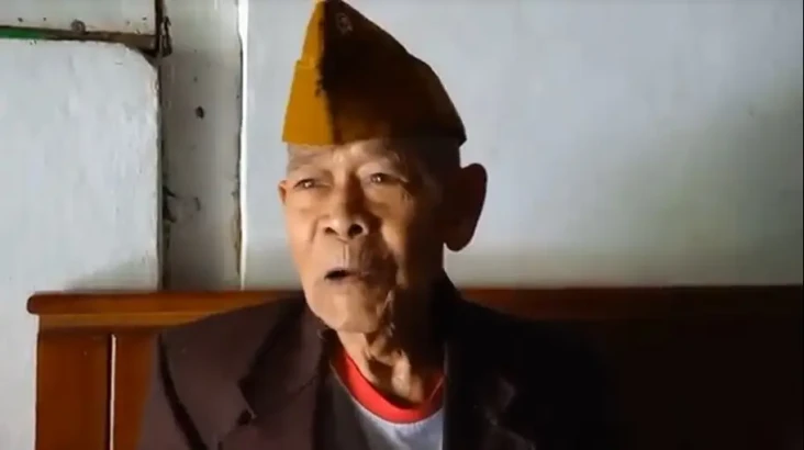 Kisah Mbah Samian, Penyapu...
