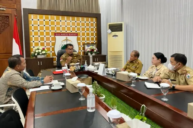 7 Calon Komisaris dan...