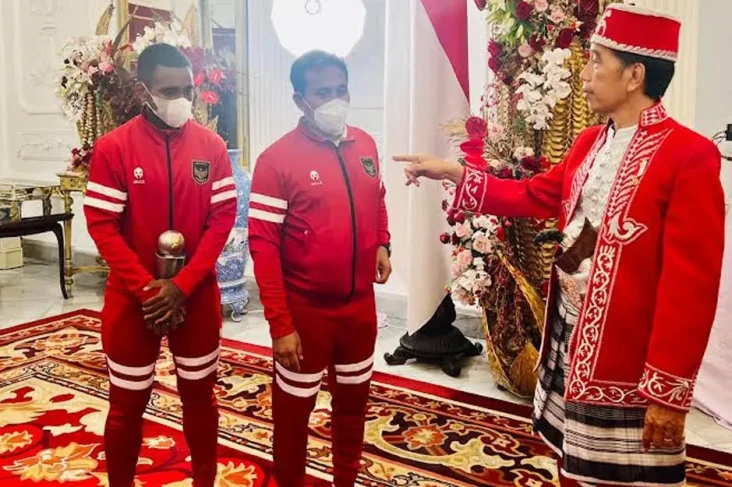 Jokowi: Juara Piala...