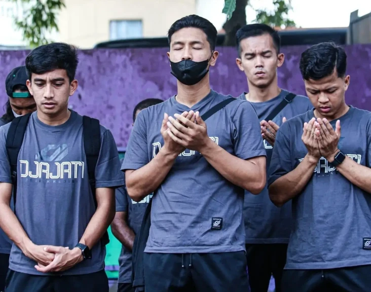 PSIS Semarang vs Persik...