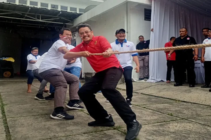 Gerimis, Ferry Kurnia...