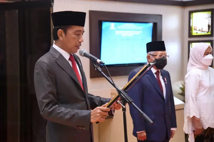Presiden Jokowi Pimpin...