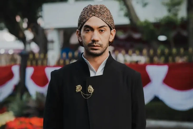 Reza Rahadian Jadi Pangeran...