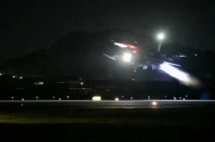 Taiwan Pamer Jet Tempur...
