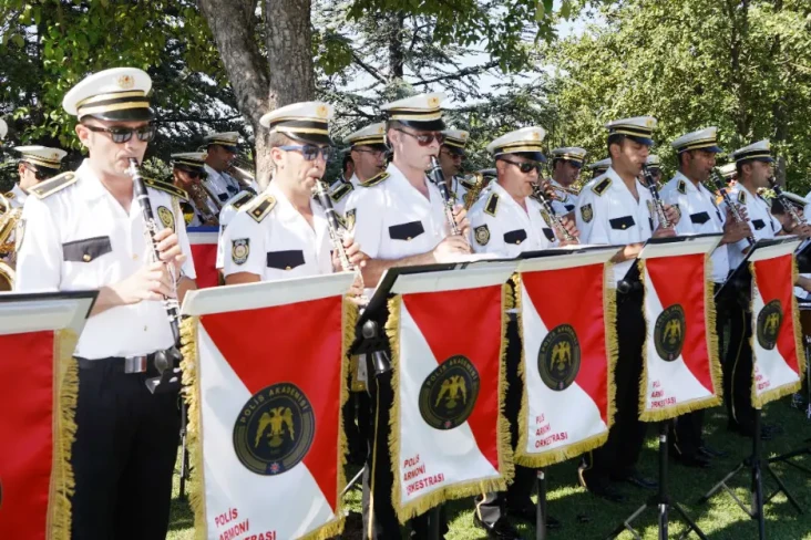 Korps Musik Elit Kepolisian...