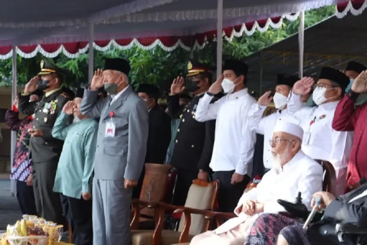 Abu Bakar Baasyir Duduk...